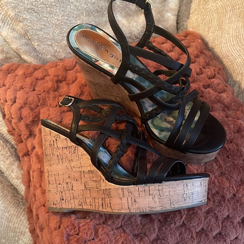 Madden Girl Wedges